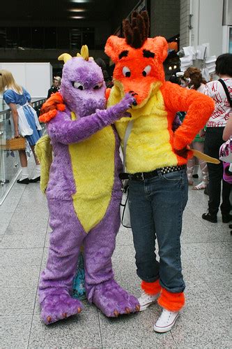 Crash Bandicoot Costume DIY | Costumes-Hub