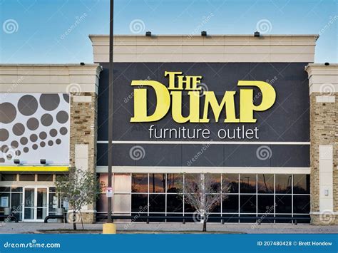 The Dump Furniture Outlet Exterior in Houston, TX. Editorial Stock ...