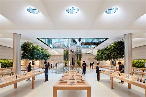 Apple Previews Revamped Fifth Avenue Flagship Store in New York City ...