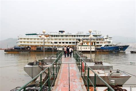 What to Expect on a Local Yangtze River Cruise in China