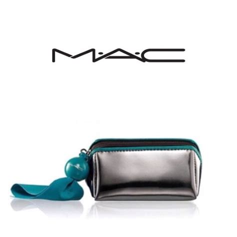 NEW! MAC makeup bag+ FREE MAKEUP BRUSH BOX! 💄 | Mac makeup bag, Mini makeup bag, Makeup bag