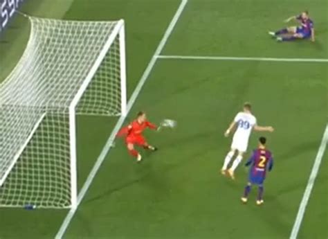 Video: Ter Stegen incredible save Barcelona vs Dynamo Kyiv