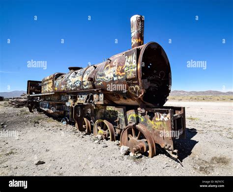 The train cemetery of Uyuni (Bolivia Stock Photo - Alamy