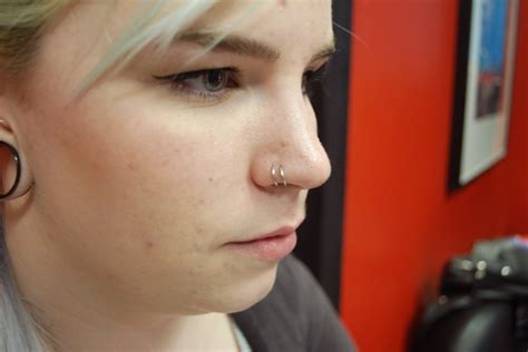 I want a double sided nostril :/ | Double nose piercing, Double nostril ...