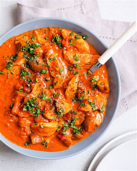 One-pan creamy paprika chicken with mushrooms - My Wholesome Life