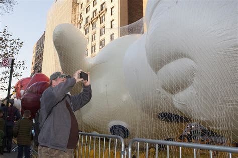 Photos from the 2015 Macy's Thanksgiving Day Parade Balloon Inflation ...