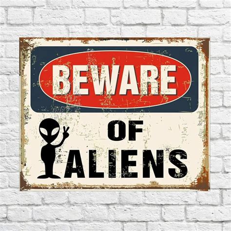 Beware of Aliens Vintage Style Metal Sign Iron Painting for Indoor ...