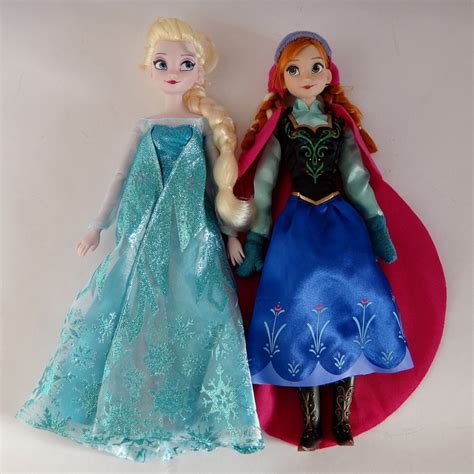 Elsa and Anna dolls close up - Frozen Photo (35476457) - Fanpop