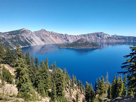 Crater Lake National Park in Oregon : r/hiking