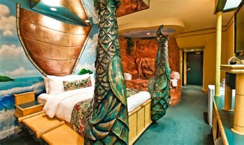 Fantasyland Hotel - Fantasy-Themed Rooms - Top Dreamer