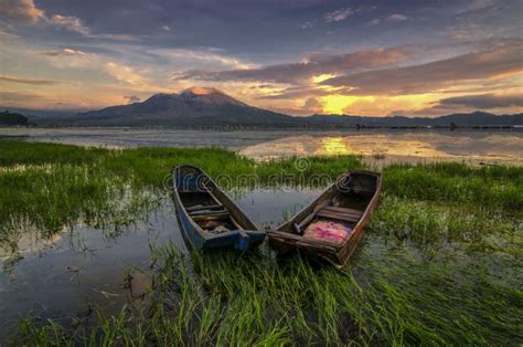 Sunrise at Tamblingan Lake Temple Singaraja Bali Stock Image - Image of batur, batubolong: 183298215