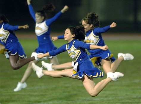 File:Yokota cheerleaders.jpg - Wikimedia Commons