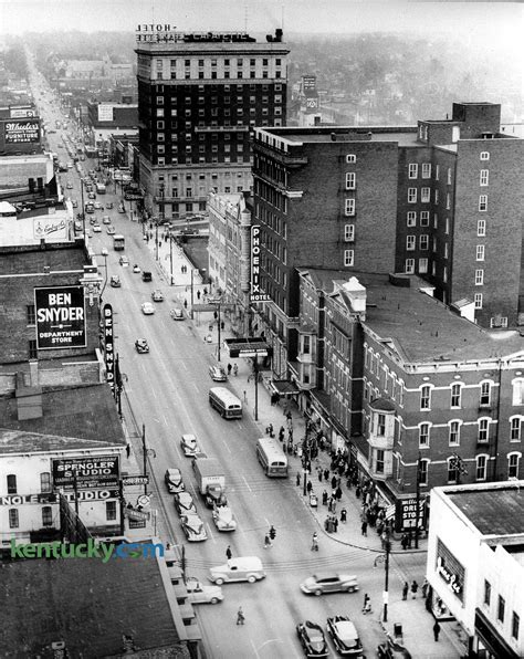 Downtown Lexington on March 7, 1949 | Lexington kentucky, Lexington ky, Kentucky attractions