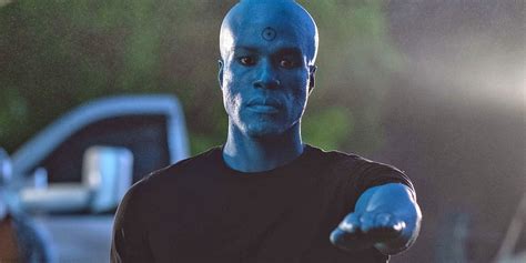 Watchmen Anatomy: The 5 Weirdest Facts About Doctor Manhattan's Body