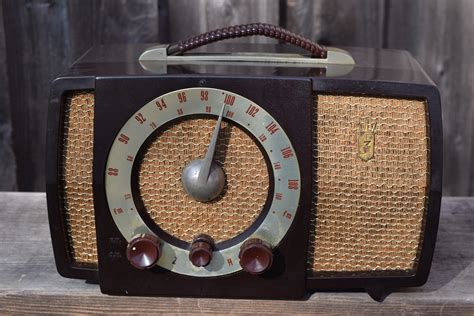 Zenith Radio H7247 | Antique Radios | Vintage Audio Exchange