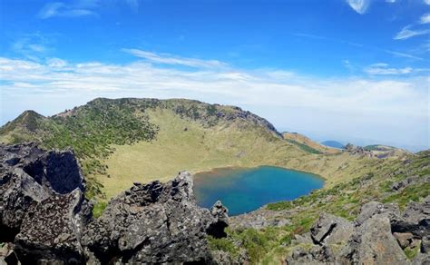 Hallasan: Hiking the highest mountain in Korea! | Planet Of Adventures