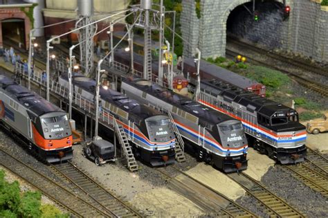 Exclusive Exhibit Train Models--in Action! — Amtrak: History of America ...