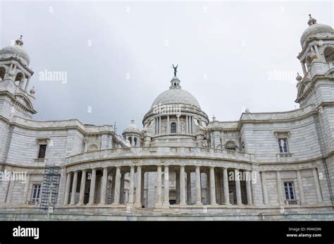 The palace in India to Kolkata Victoria Memorial Hall Stock Photo - Alamy