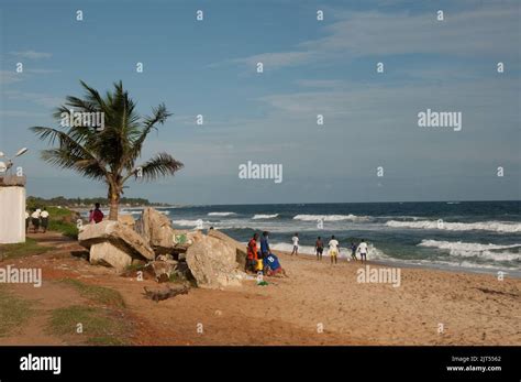 Footballers and The Atlantic, Sinkor, Monrovia, Liberia Stock Photo - Alamy