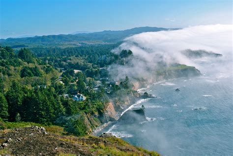 Fog blowing in. Photo taken from Cape Foulweather. | Oregon coast ...