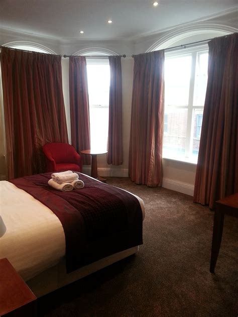 THE ROYAL HOTEL - Reviews (Barrow-in-Furness, England)