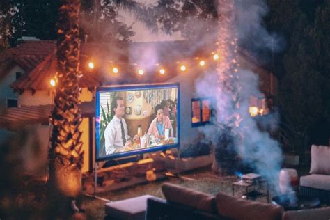 Best Projector Screens Available For An Incredible Viewing Experience