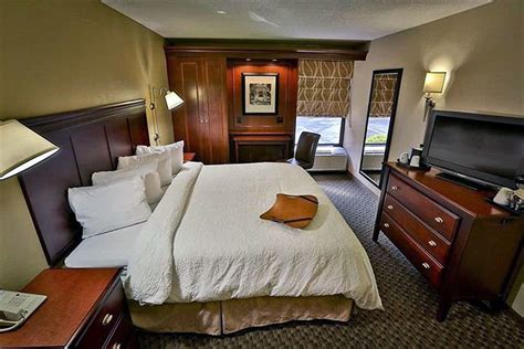 Hampton Inn Charleston-Airport/Coliseum - OuterBanks.com