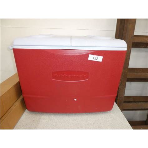 Rubbermaid cooler