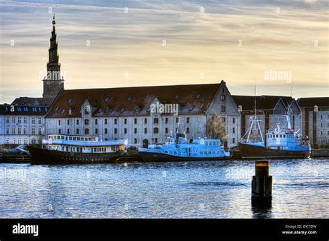 Houseboats in Copenhagen harbour Stock Photo - Alamy