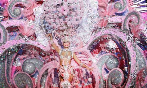 Spain's Carnival of Santa Cruz - Multimedia - DAWN.COM