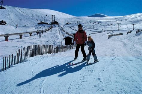 Skiing & Snowboarding - Loch Insh Outdoor Centre