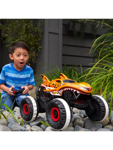 Hot Wheels Monster Truck Unstoppable Tiger Shark Remote Control Car Toy