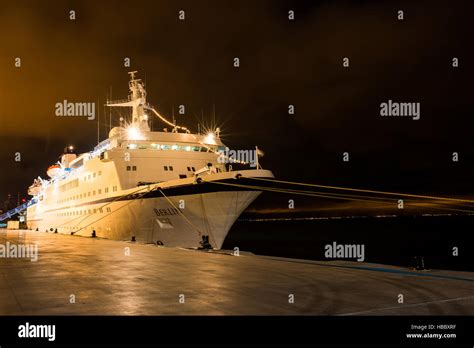 cruise ship at night Stock Photo - Alamy