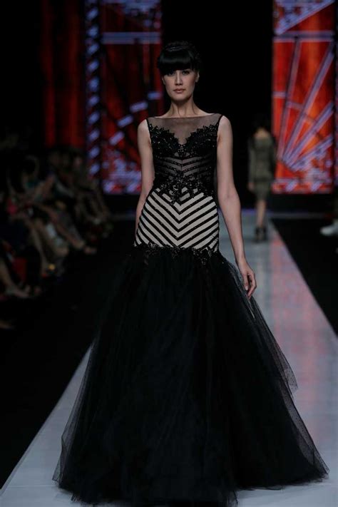 Jakarta Fashion Week 2014: Ivan Gunawan | FashionWindows Network