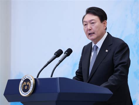 Yoon Suk Yeol orders review of workweek reform proposal