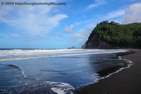 Pololu Valley Lookout And Hike