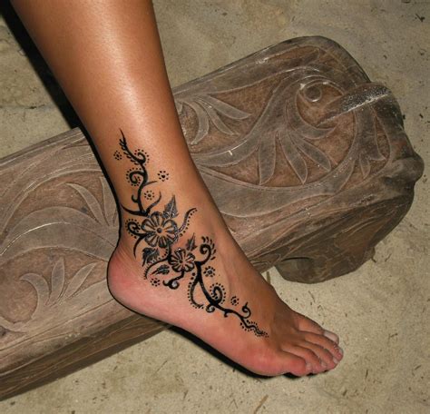 50 Catchy Ankle Tattoo Designs For Girls - Bored Art