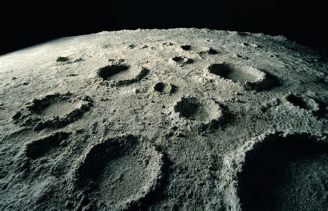 Trovata sulla Luna una strana sostanza vischiosa, e la Cina l'ha analizzata