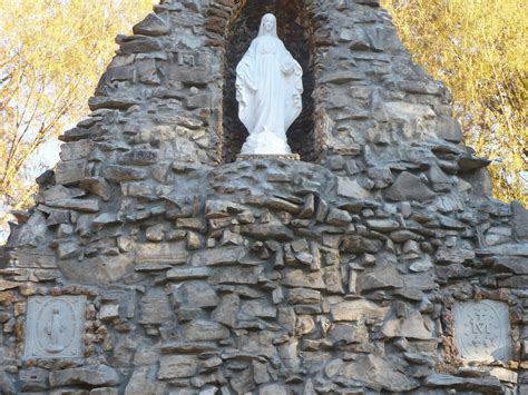 Shrine and Dine: Shrine to Our Lady of the Miraculous Medal