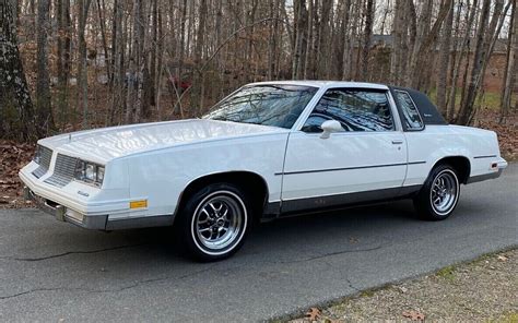 Two-Owner Survivor: 1985 Oldsmobile Cutlass Supreme | Barn Finds