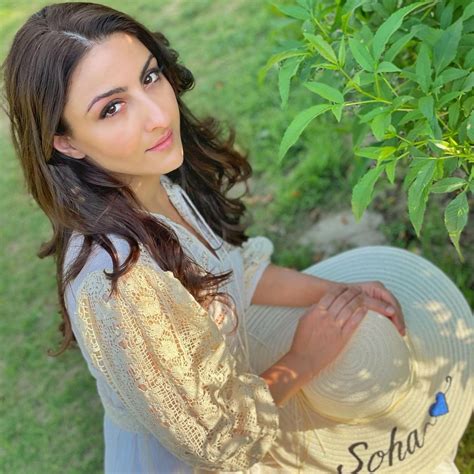 Soha Ali Khan Female Age, Height, Biography 2023 Wiki, Net Worth, Boyfriend