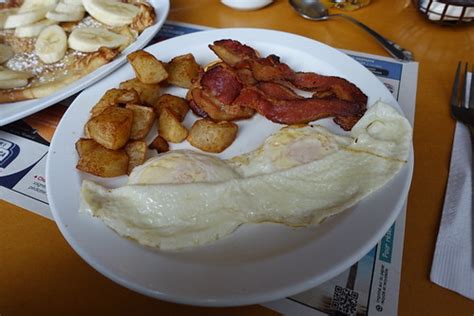 Eggs + Bacon + Potatoes @ Breakfast @ Le Resto du Village … | Flickr