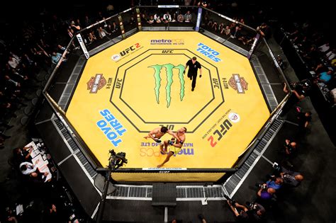 UFC 200: Why is the octagon mat yellow?