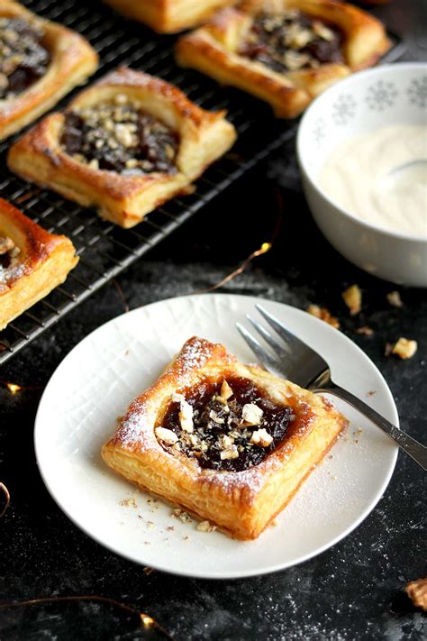 Puff Pastry Mince Pie Squares - The Last Food Blog