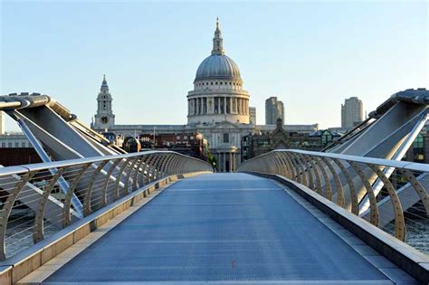 Wobbly Bridge London - Millennium Bridge - e-architect