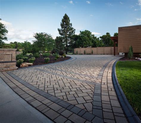 Driveway Pavers: Best Paving Stones, Patterns & Designs for Driveways ...