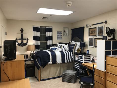 Boys dorm room UNC Chapel Hill 2018 | Dorm room decor, College dorm ...