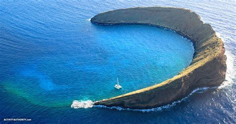 Sunrise Molokini Deluxe Snorkel Tour - Best Maui Snorkeling Tours