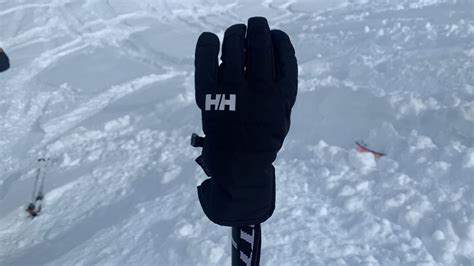 Helly Hansen Swift HT Ski Gloves review: compact, cozy shields against the elements | Advnture