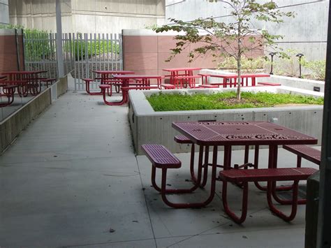 Outdoor seating area - J. WIllard Marriott Library, Univer… | Flickr